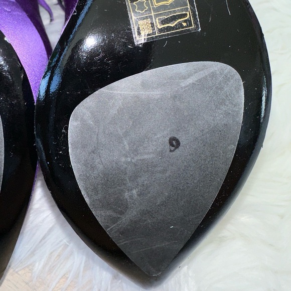 Versace Tempest Pump - Satin Purple - Size 39.5 (fits like a US size 8) - Picture 6 of 17